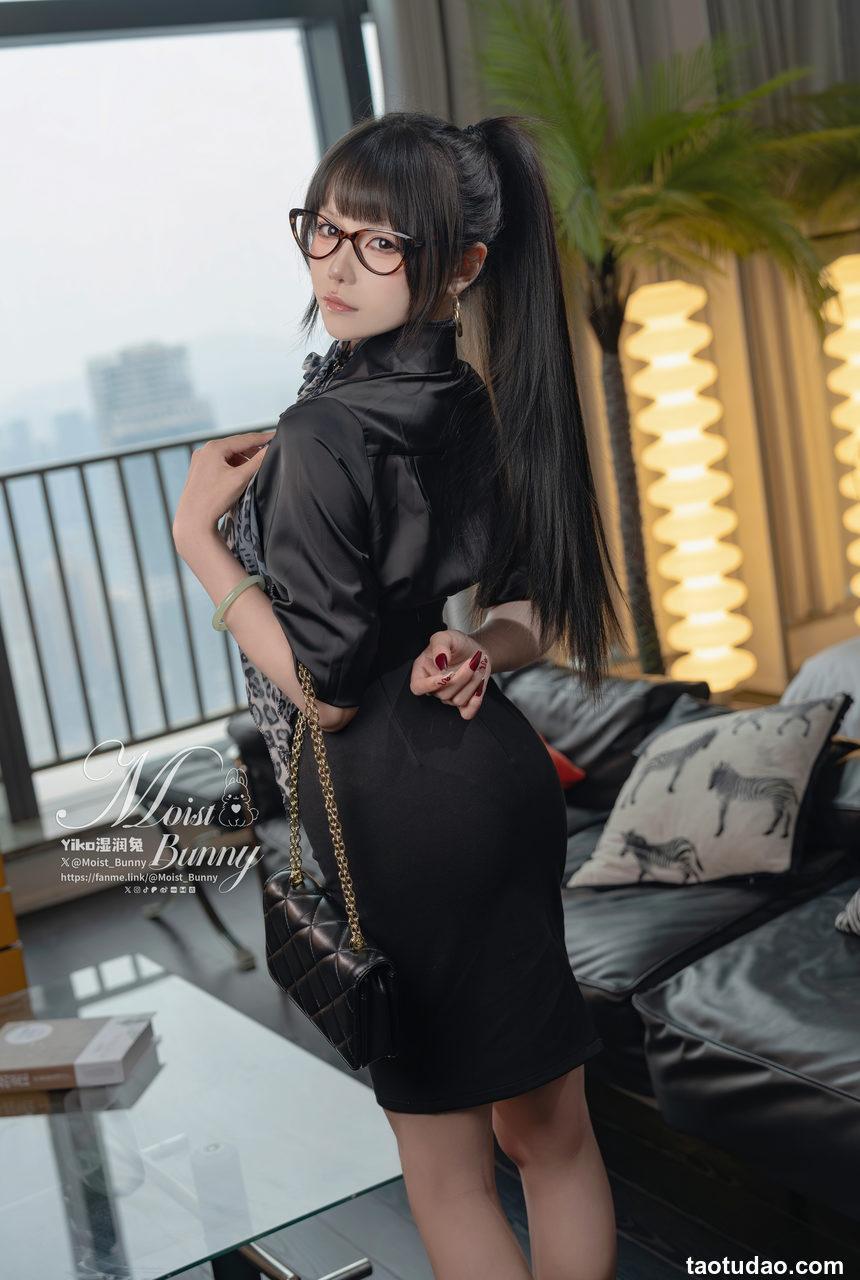 咬一口兔娘(Yiko湿润兔) –  4月作品『总裁攻略』[145P+1V-1.77G]