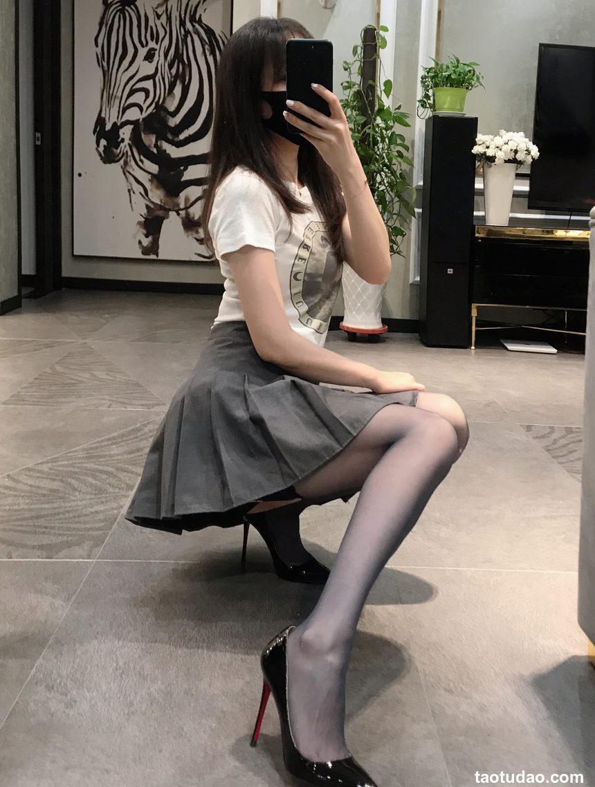 美少妇麋鹿Monroe高丝美脚写真合集 85套 [4660P-10.7G]