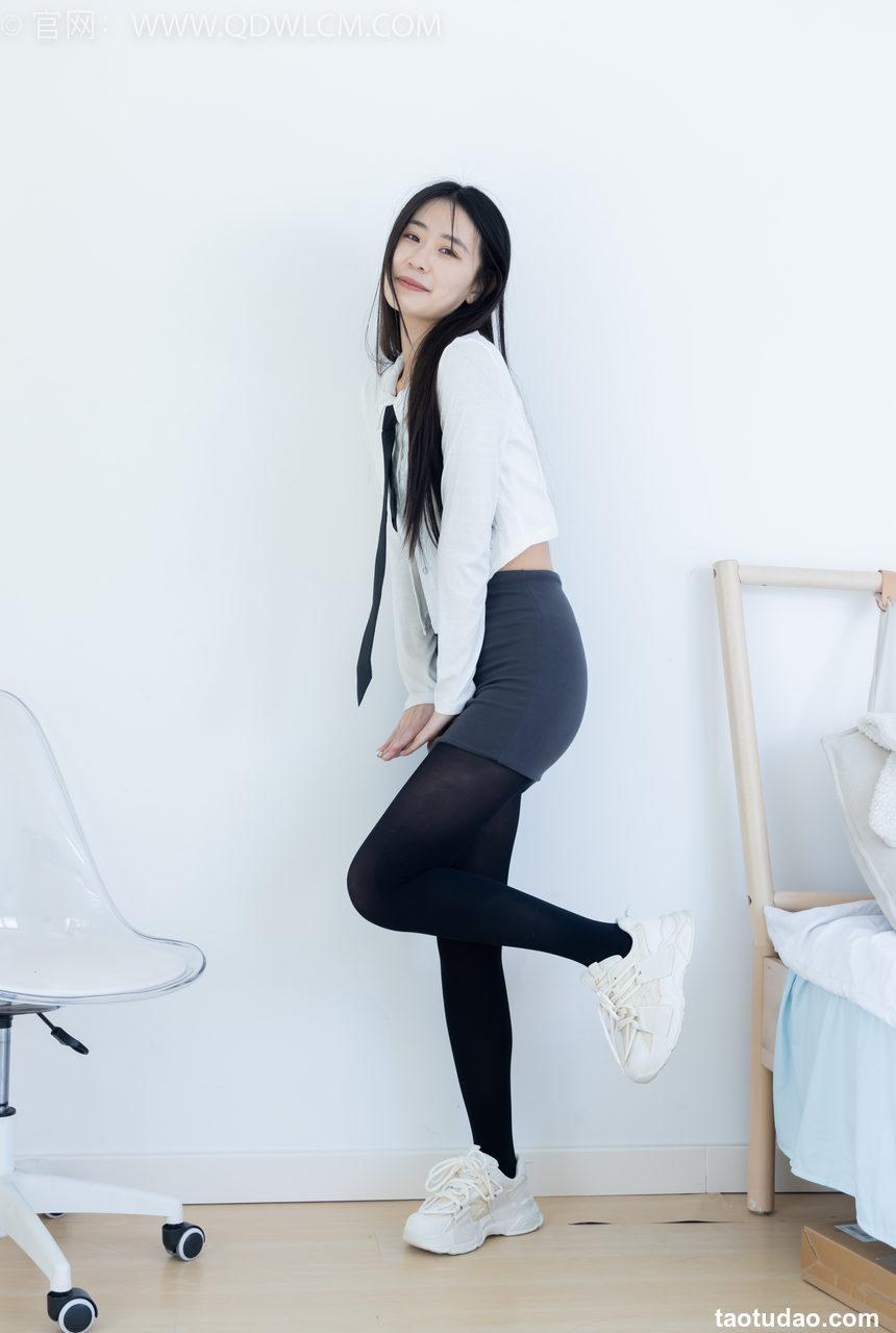 物恋传媒 No.2346 菜菜-运动鞋、厚黑丝、裸足 [167P1V-3.57GB]