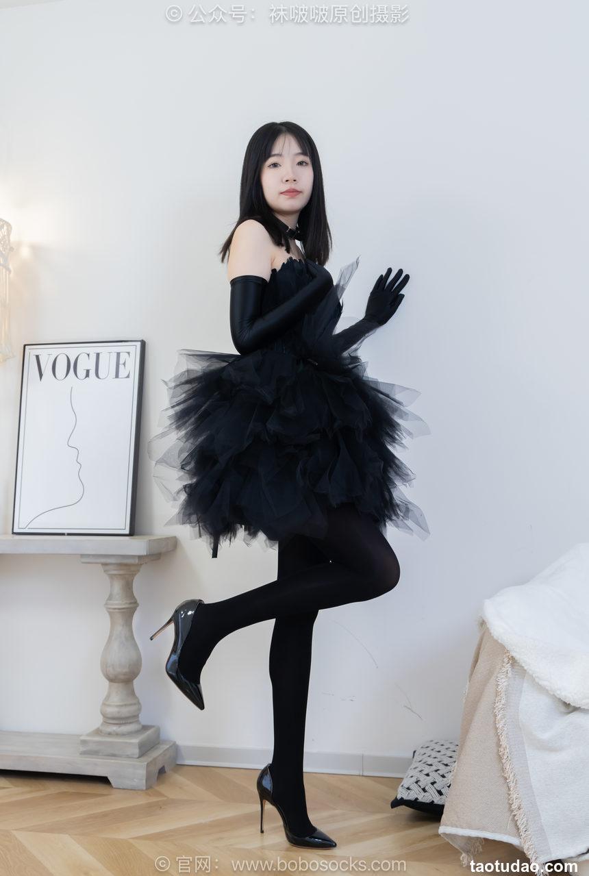 [BoBoSocks袜啵啵]NO.487 小甜豆 高跟鞋、油亮厚黑丝、黑色丝手套[145P+1V／5.59GB]