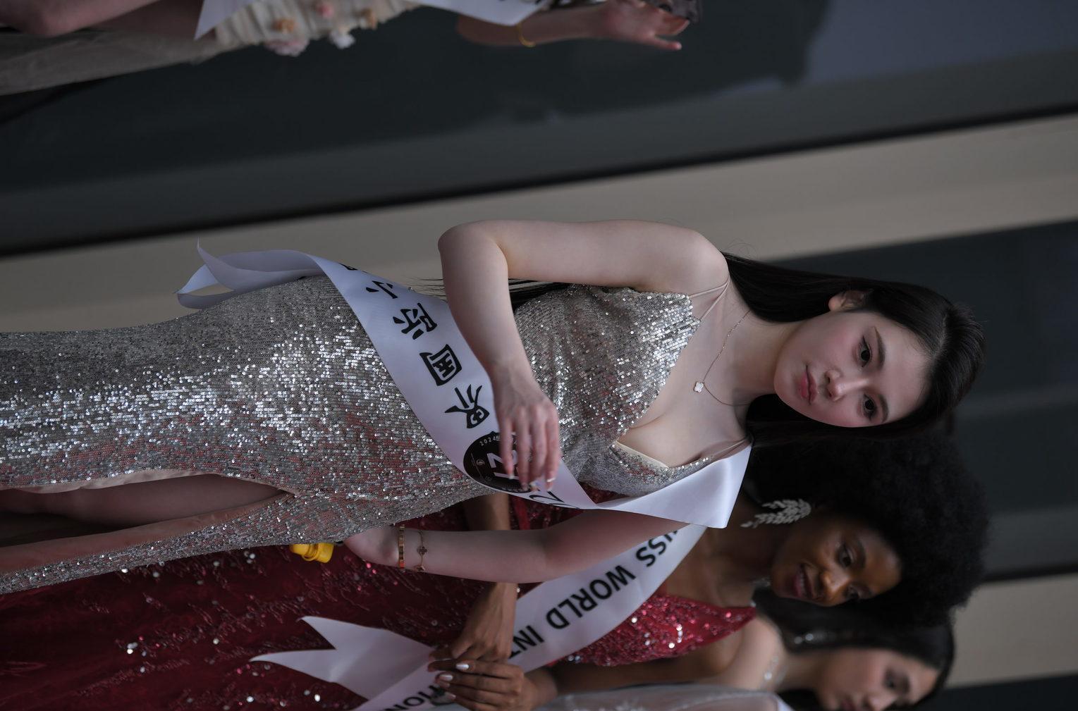 都市丽人 2024世界国际小姐选美人气冠军得主 [2V+63P-2.45G]