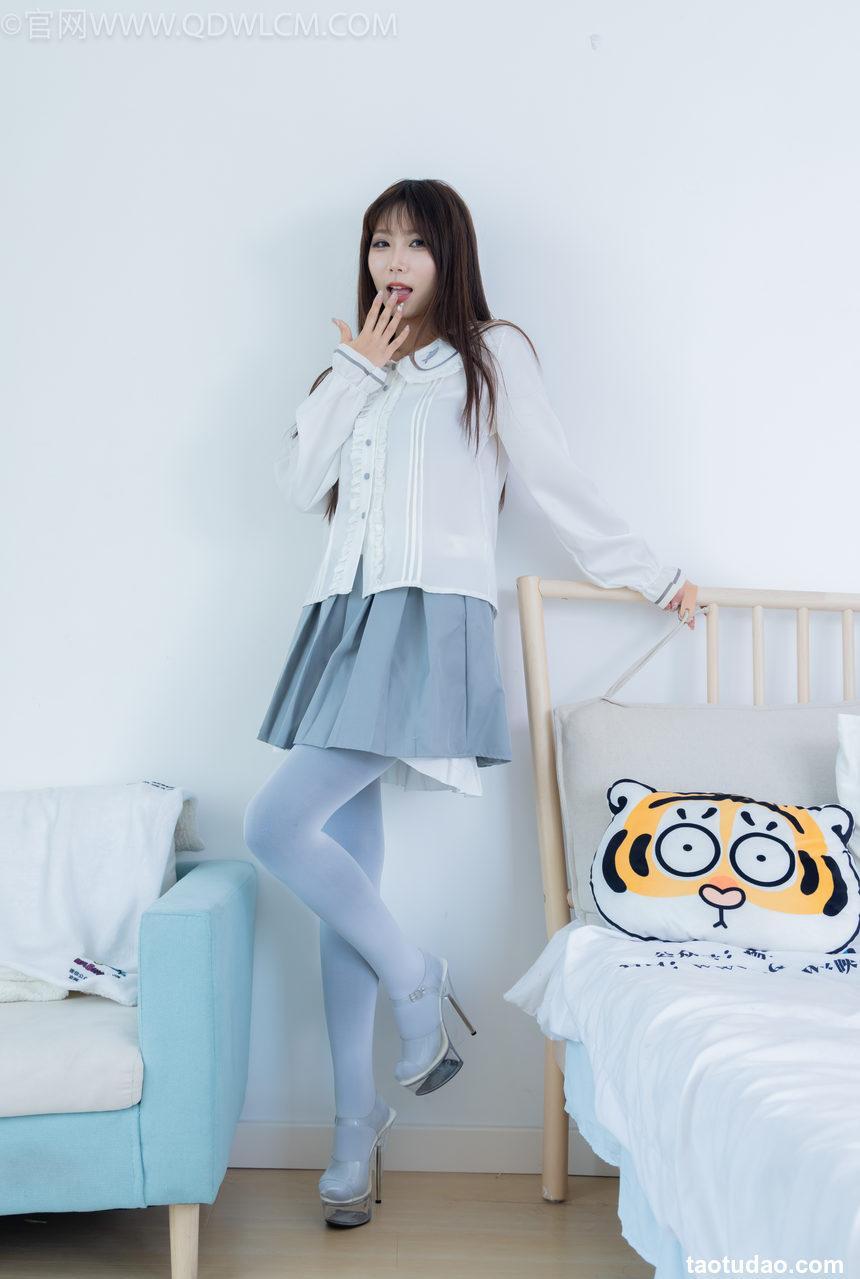 物恋传媒 No.2278 泡泡-高跟凉鞋、厚灰丝、厚黑丝、厚白丝 [161P1V-5.43GB]