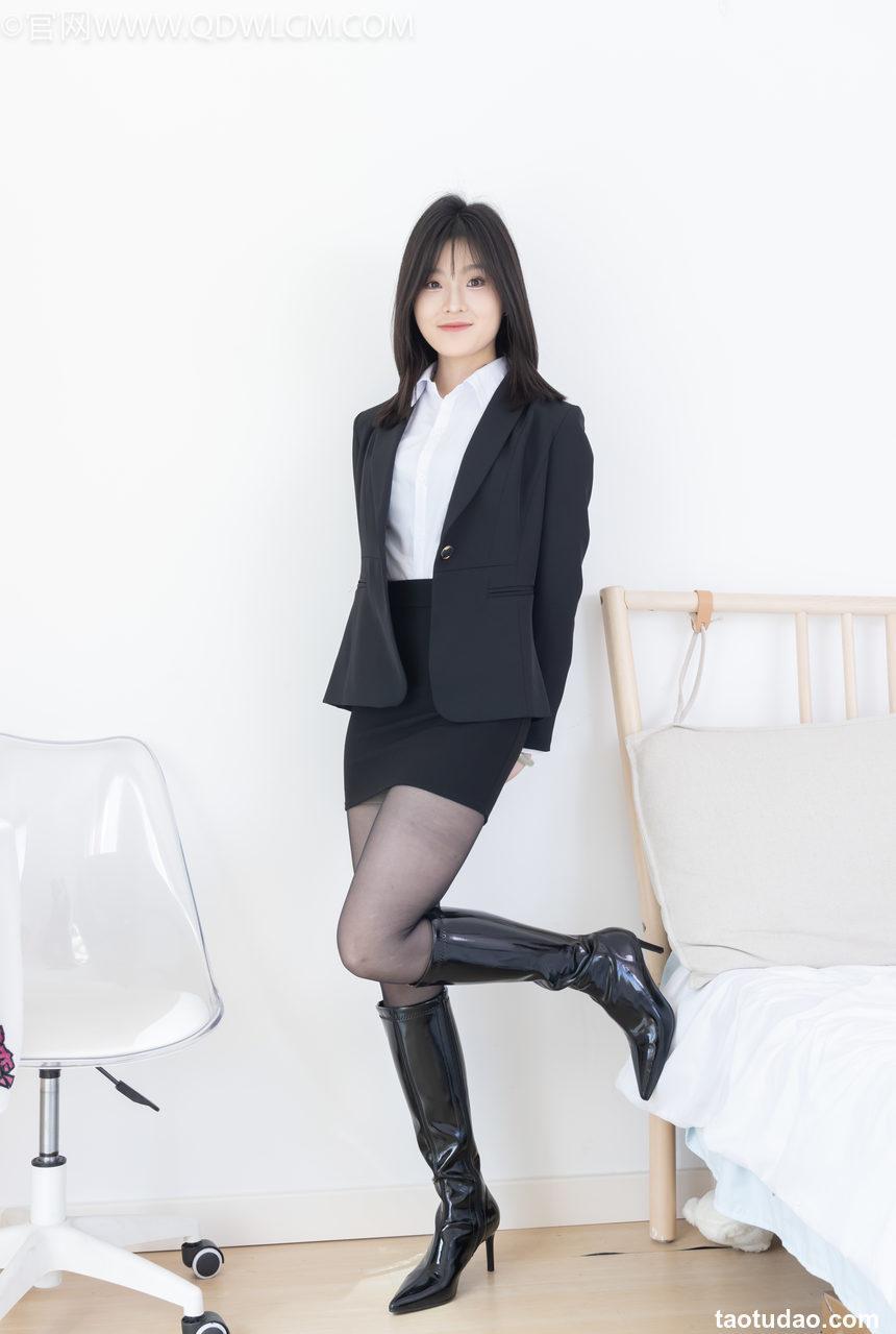 物恋传媒 NO.2306 青柠-高跟长靴、薄黑丝（脚尖加固款）、ol制服[260P-1V-6.48G]