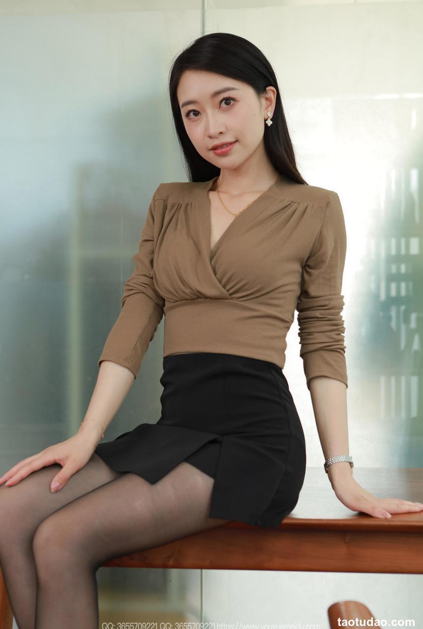 [IESS异思趣向] 2025.05.27 丝享家 2064 小婕《嘿丝俏佳人》[98P-88MB]