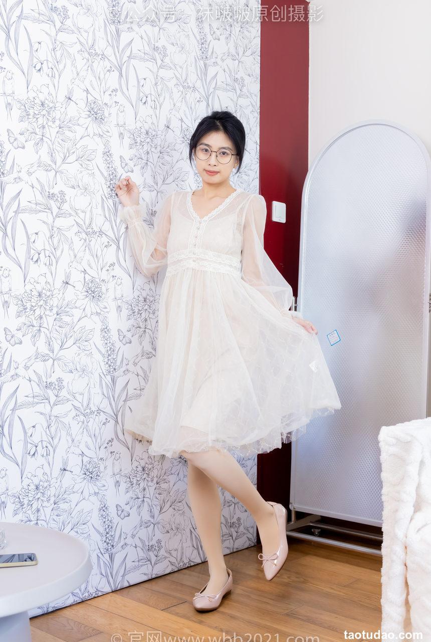 [BoBoSocks袜啵啵]NO.532 奶油-平底鞋、厚肉丝、瑜伽动作,皮筋绑脚老头乐挠脚剧情[140P+1V／5.03GB]