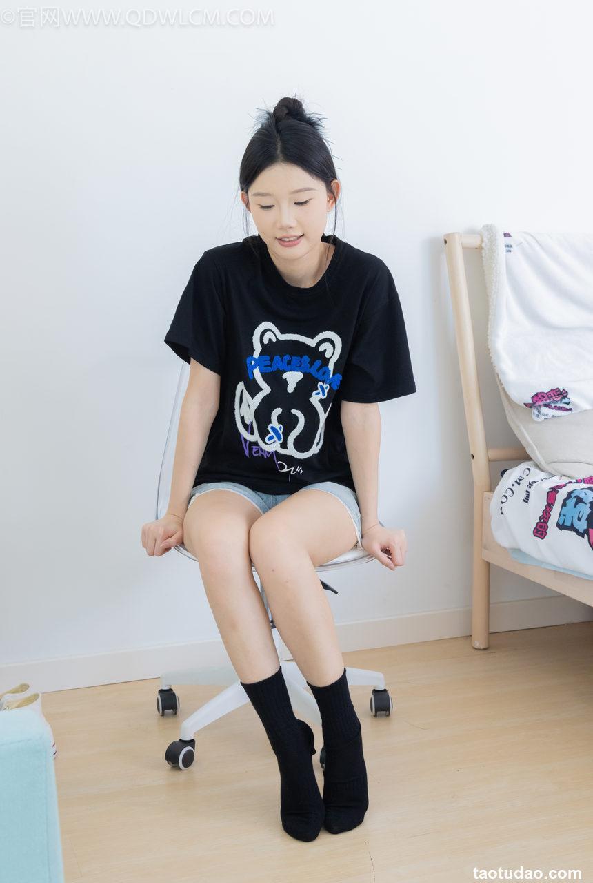 物恋传媒 No.2324 小竹-匡威帆布鞋、白棉袜、黑棉袜 [166P1V-4.78GB]