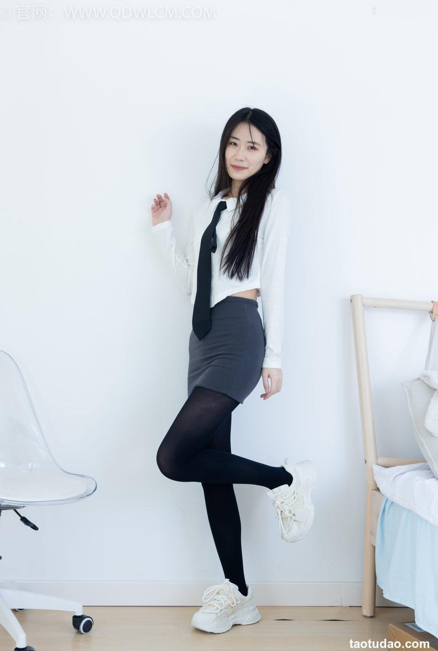 物恋传媒 No.2346 菜菜-运动鞋、厚黑丝、裸足 [167P1V-3.57GB]