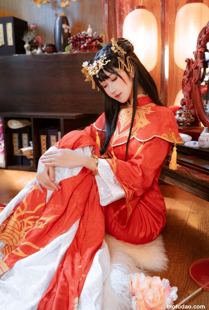 三度_69-2025新年自拍套装 [62P-729MB]