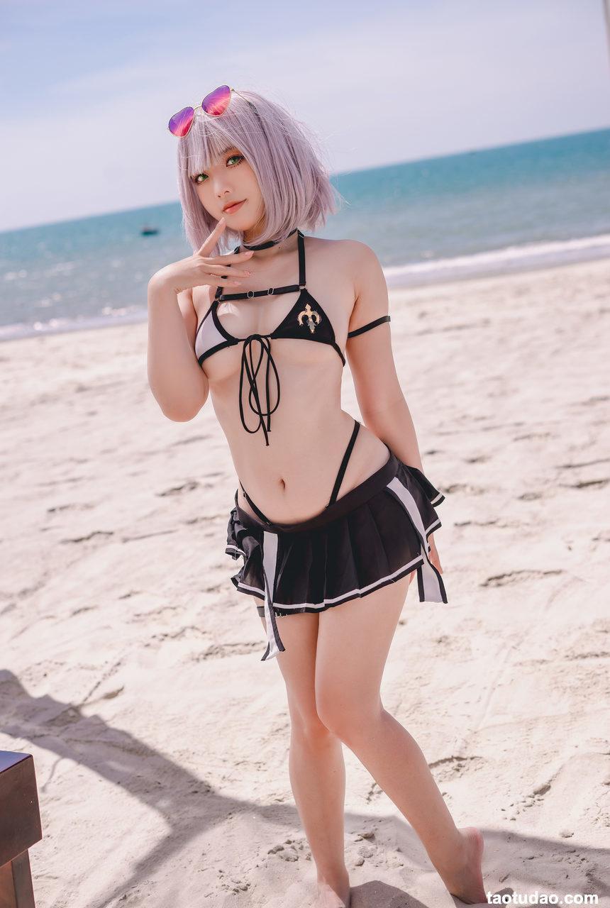 Messie Huang –  Shirogane Noel Swimsuit[20P-59.8M]