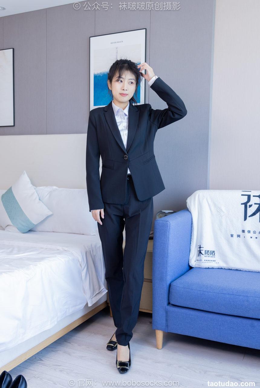 [BoBoSocks袜啵啵]NO.489 奶油 两双高跟鞋、薄肉丝、ol制服裤里丝、黑色美甲[151P+1V／7.76GB]