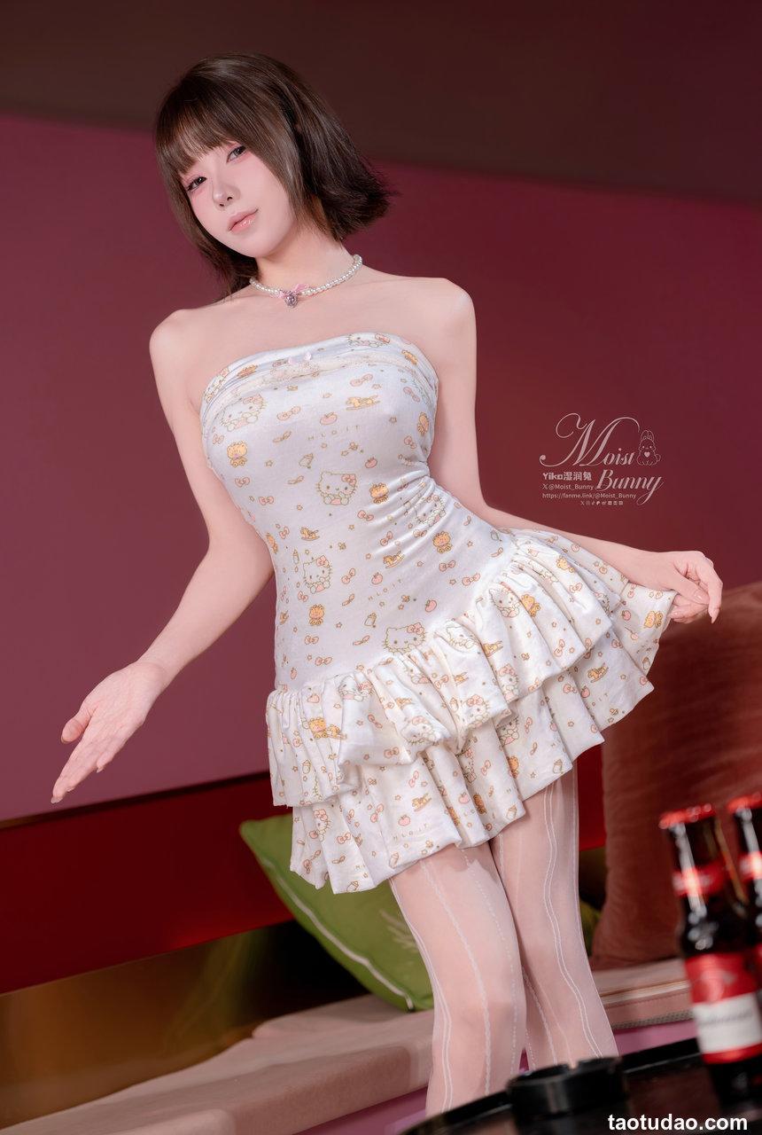 咬一口兔娘(Yiko湿润兔) – NO.255 2025年11月作品『公主小妹』[96P+1V-2.25GB]